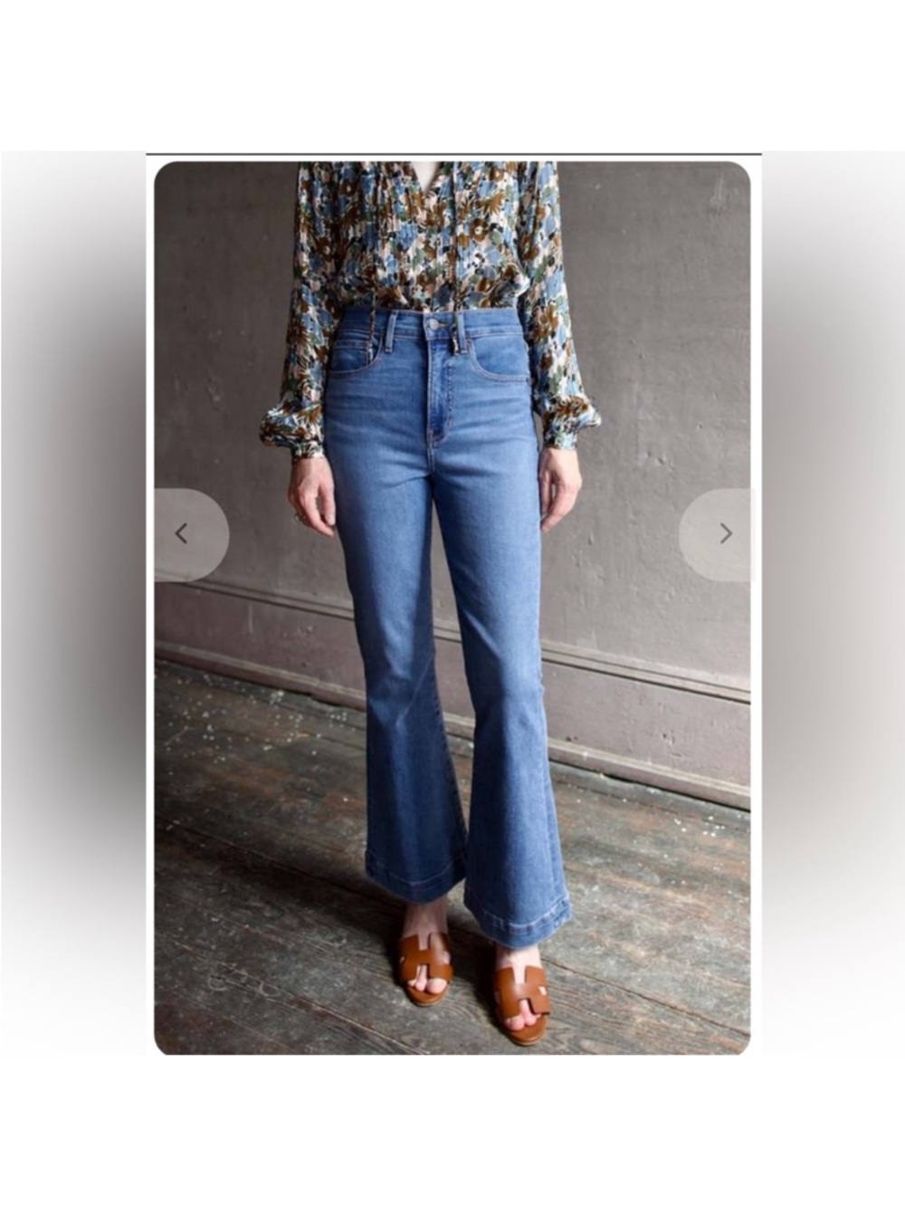 Veronica Beard Carson Ankle Flare Jeans
Wash:Bright Blue size 31